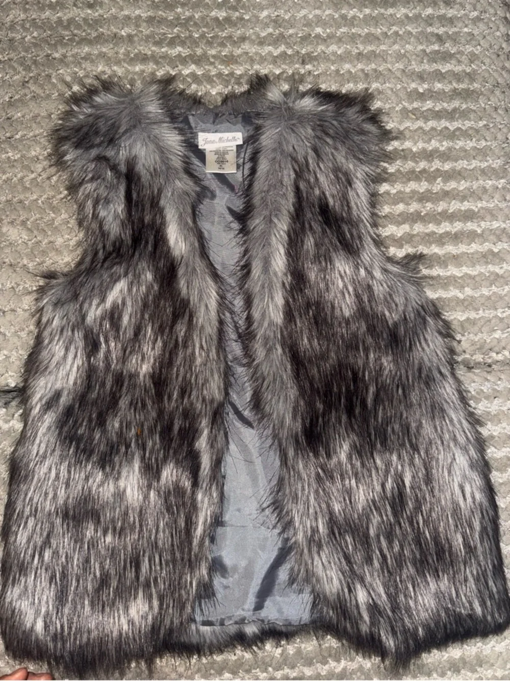 Jona Michelle Girls Faux Fur Vest in Gray and Black size xl 14/16